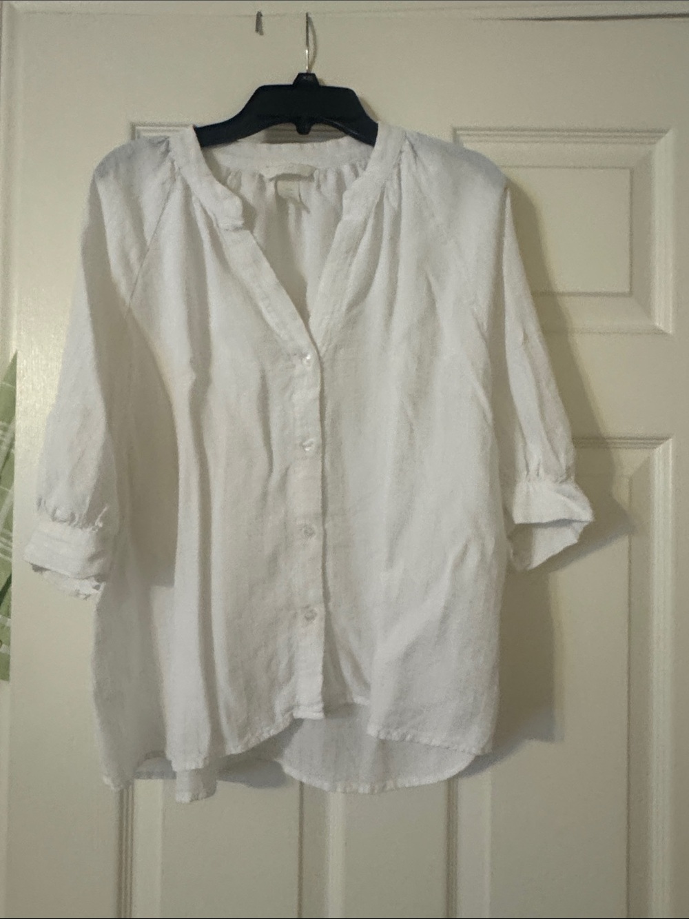 H.M. White Women's Button-Front Linen Blouse